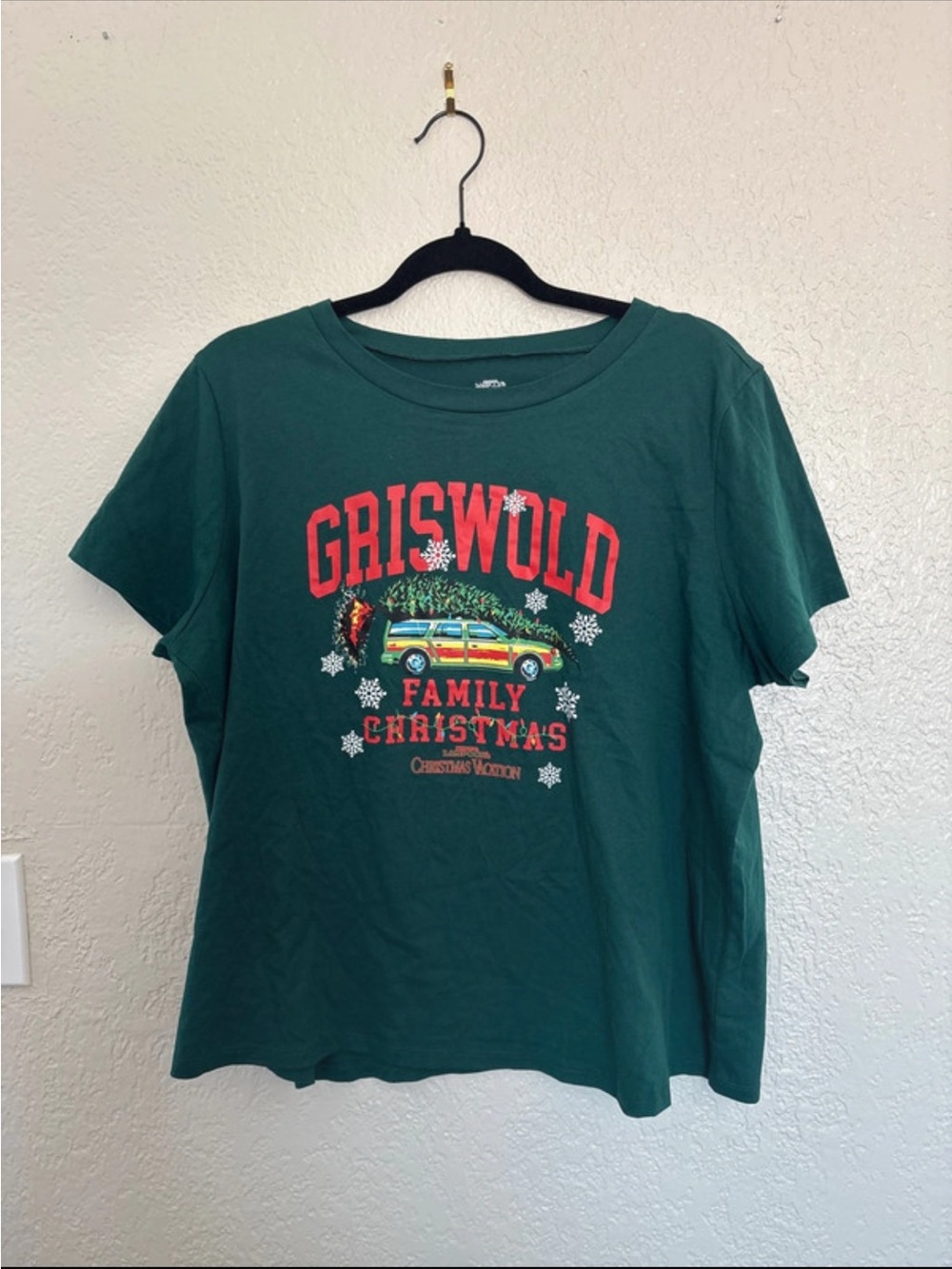 #T382 - NWOT - Torrid Griswold Family Christmas Green tshirt - 0X